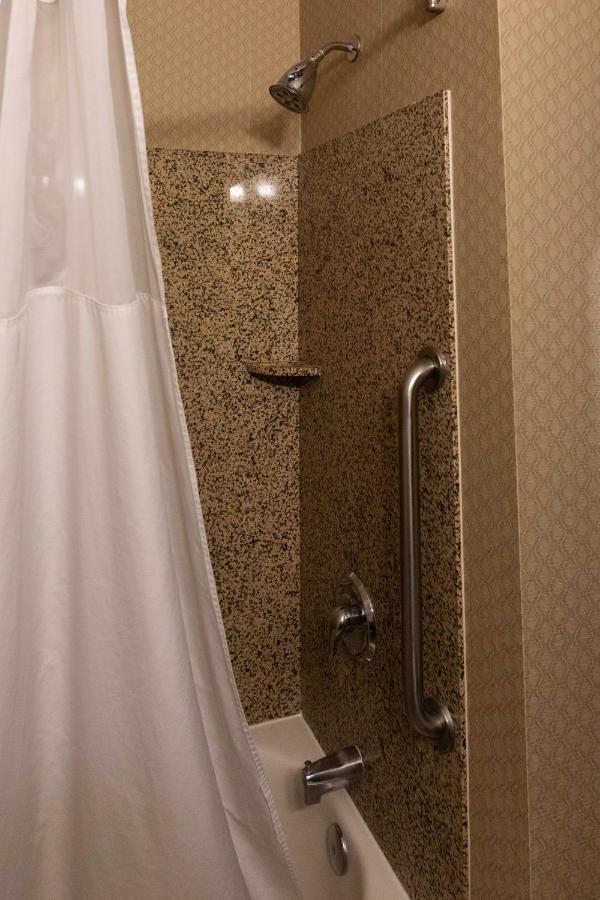 One King Bed - Presidential Spa Tub Suite - Non-Smoking at The Azure Hotel