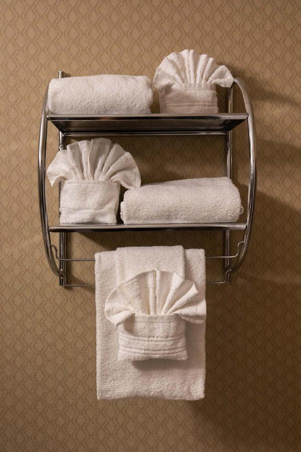 One King Bed - Presidential Spa Tub Suite - Non-Smoking at The Azure Hotel