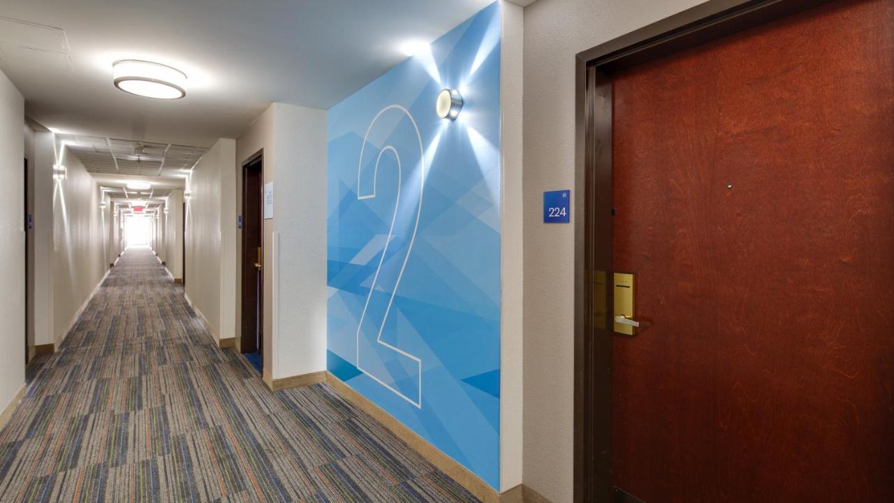 | Holiday Inn Express Hotel & Suites Detroit - Farmington Hills, an IHG Hotel