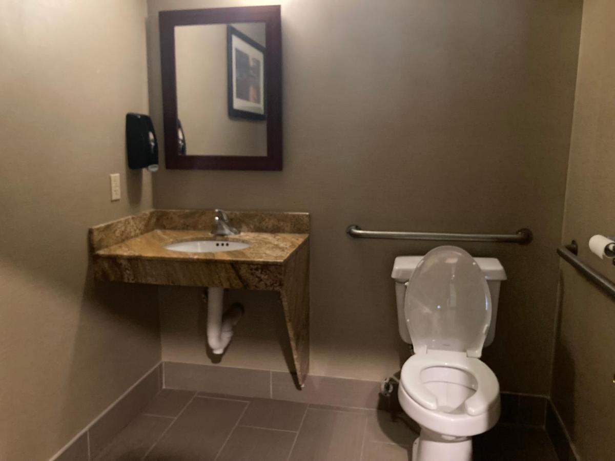 King Room with tub - Accessible/Non-Smoking at Comfort Inn Wings Stadium