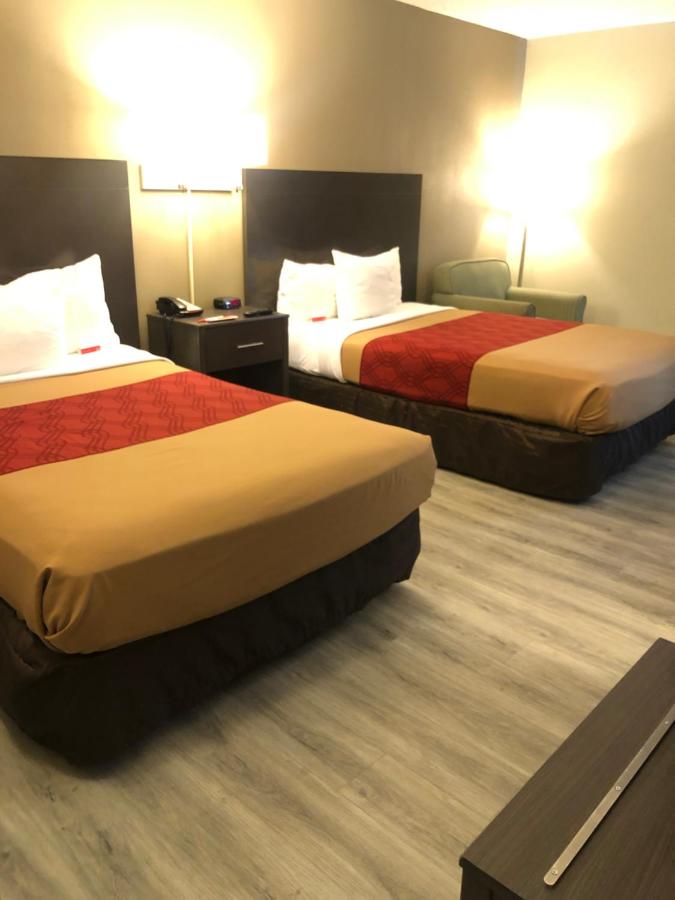 Family Double Room at Econo Lodge Metro