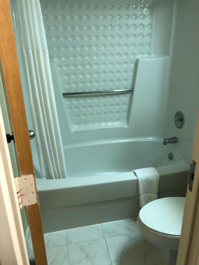 King Room at Econo Lodge Metro