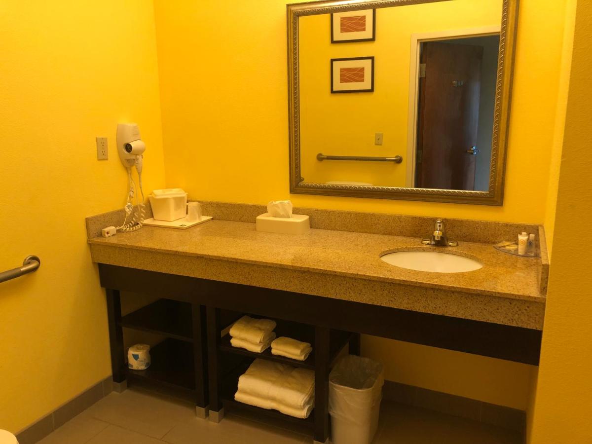 | Comfort Inn & Suites Rogersville
