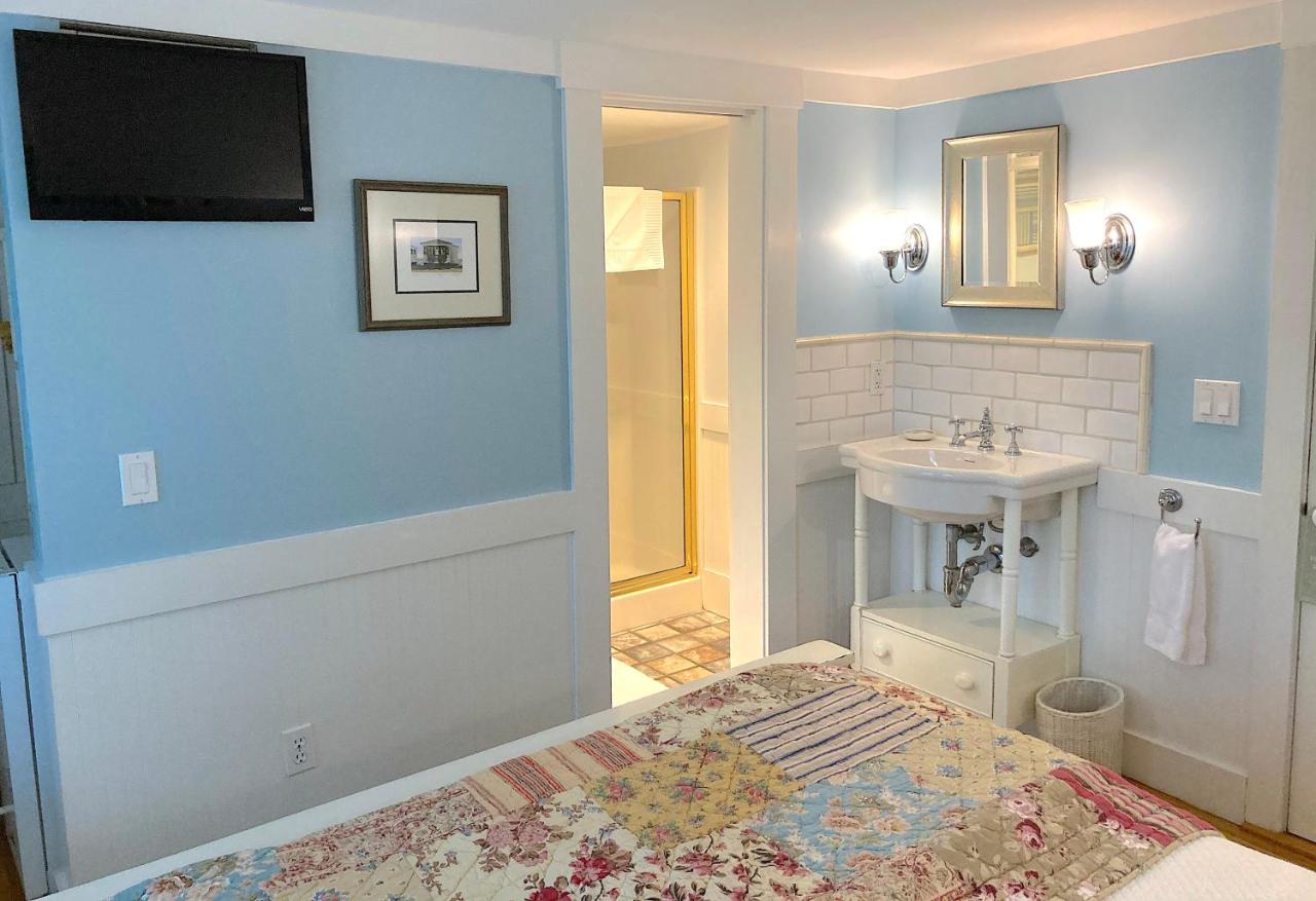 | Revere Guest House