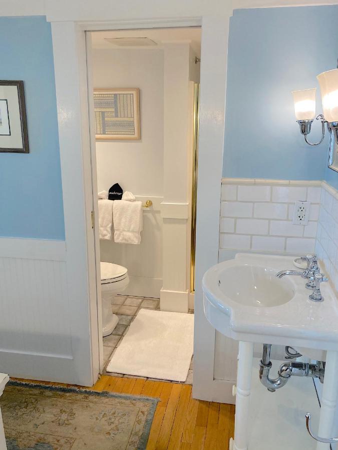 | Revere Guest House