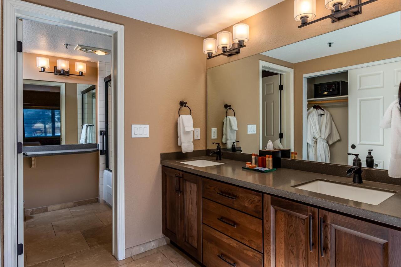Lakefront Two-Bedroom Lakeside Suite Condo at Lodge at Whitefish Lake