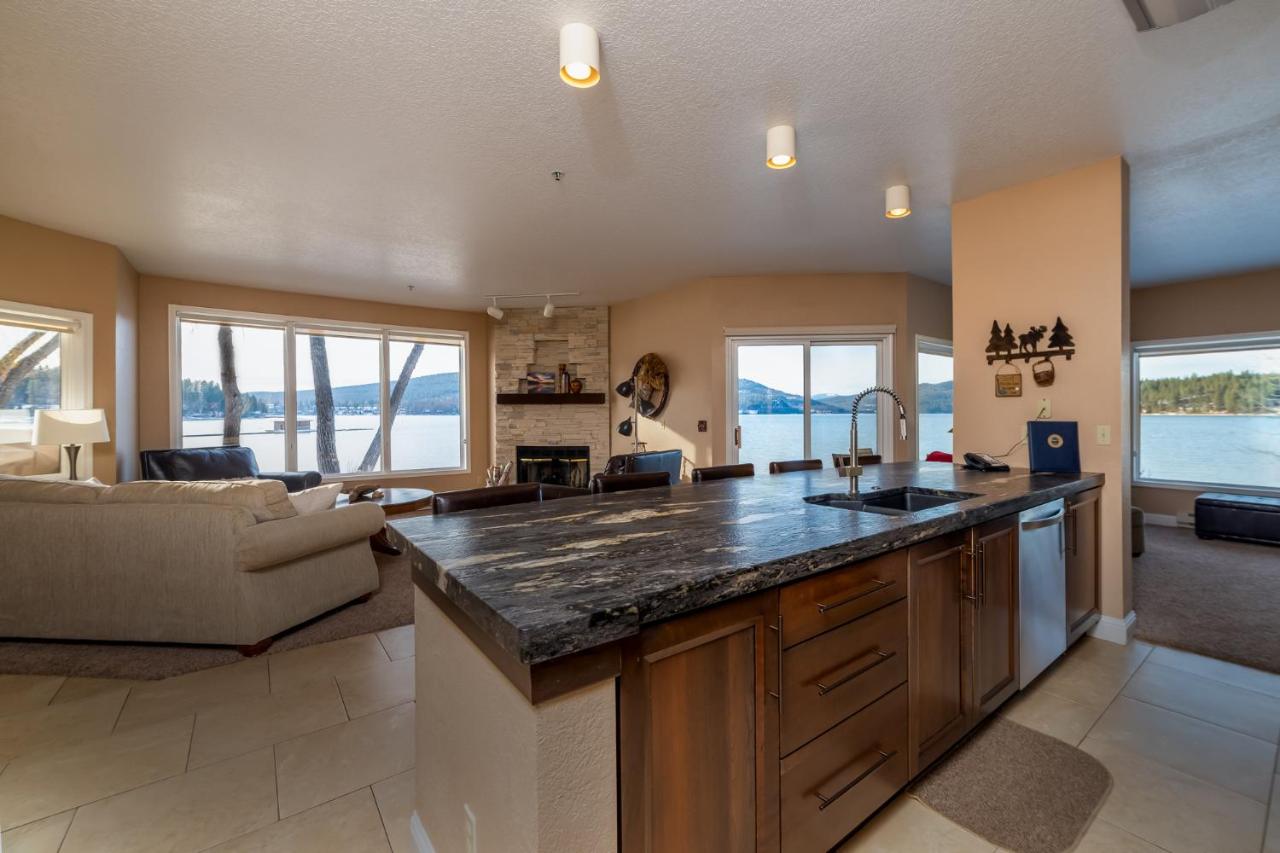 Lakefront Two-Bedroom Lakeside Suite Condo at Lodge at Whitefish Lake