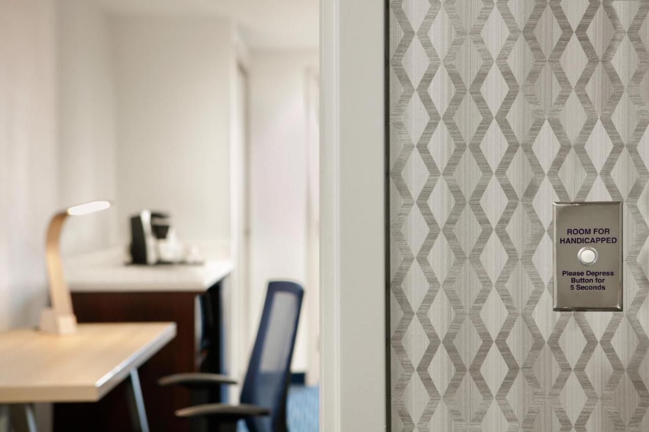Suite - Hearing Accessible - Non-Smoking at Holiday Inn Express Hotel & Suites Norfolk Airport by IHG