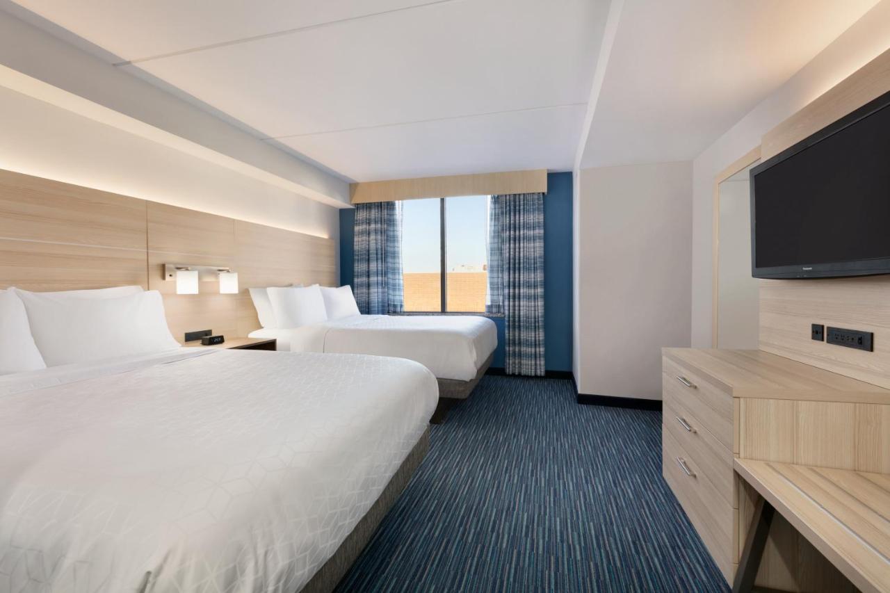 Queen Suite with Sofa Bed at Holiday Inn Express Hotel & Suites Norfolk Airport by IHG