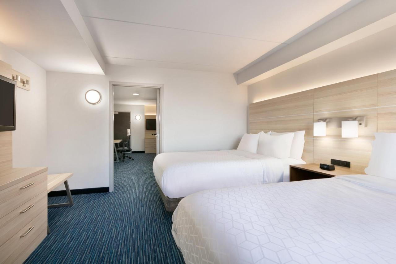 Queen Suite with Sofa Bed at Holiday Inn Express Hotel & Suites Norfolk Airport by IHG