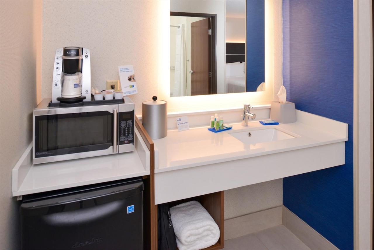  | Holiday Inn Express Wixom, an IHG Hotel