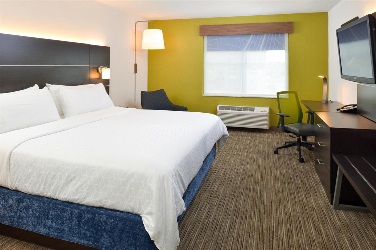  | Holiday Inn Express Wixom, an IHG Hotel