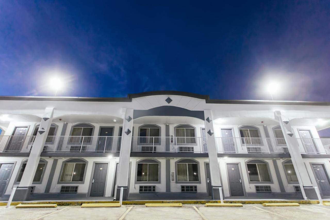 | Palace Inn North