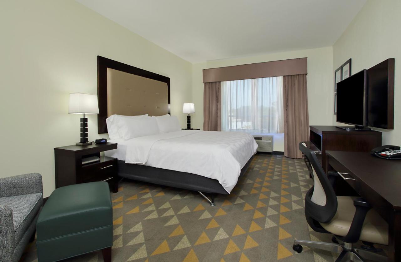 King Room - Non-Smoking at Holiday Inn Hammond, an IHG Hotel