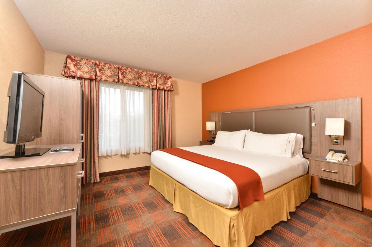 | Holiday Inn Express & Suites Elk Grove Central - Hwy 99, an IHG Hotel