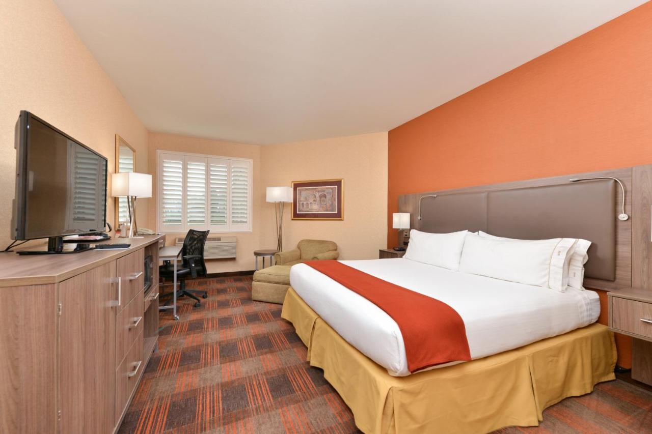 King Room - Non-Smoking at Holiday Inn Express & Suites Elk Grove Central - Hwy 99 by IHG