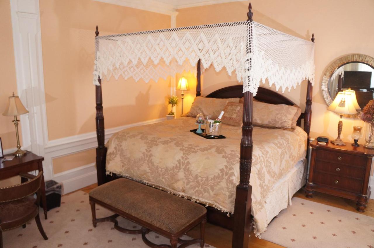  | Silver Fountain Inn