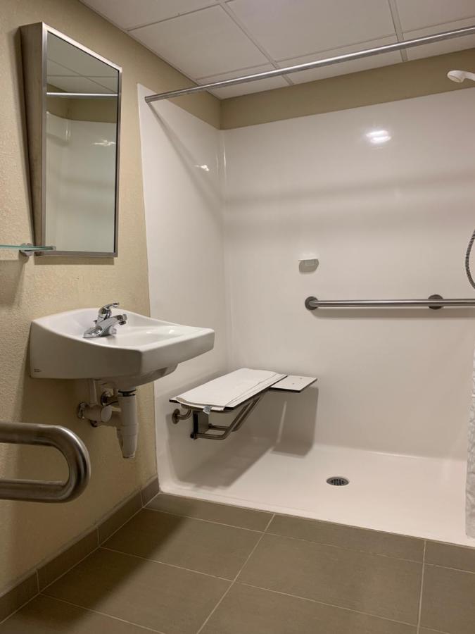 King Room - Accessible/Non-Smoking at Comfort Inn & Suites East Hartford - Hartford