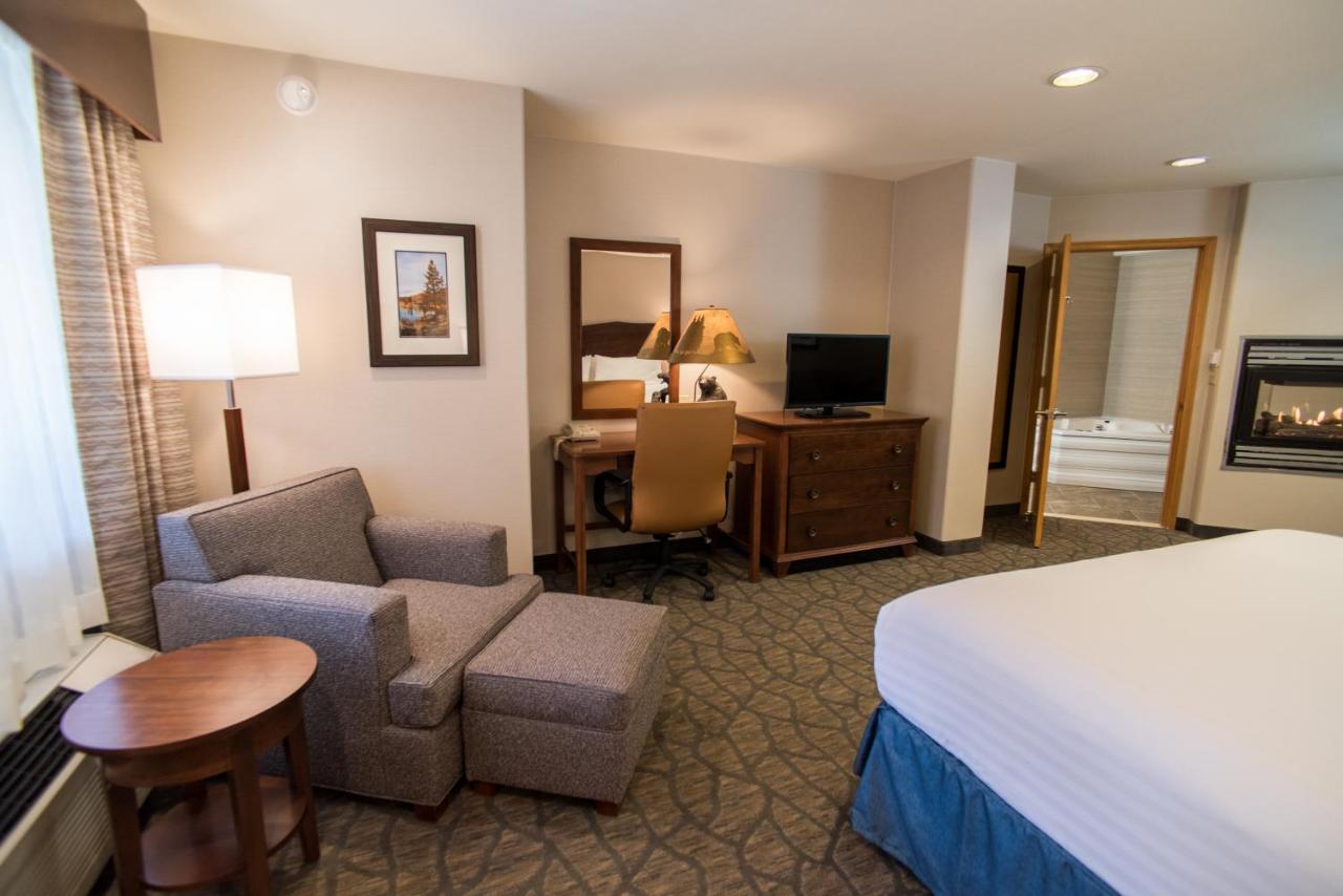 King Room with Spa Bath - Non-Smoking at HiMark