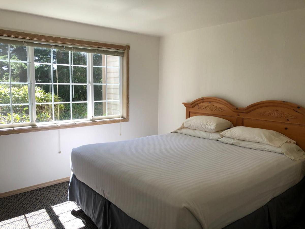 | The Landmark Inn