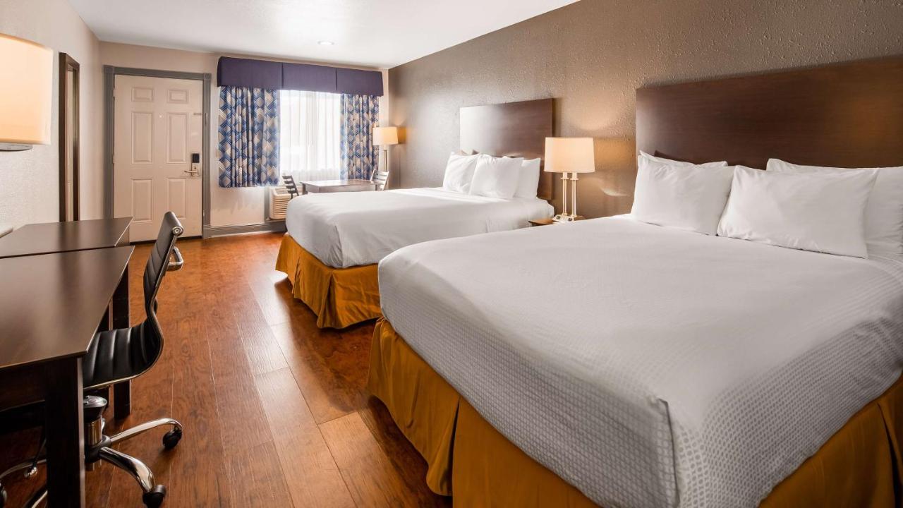Queen Room with Two Queen Beds - Smoking at SureStay Plus Hotel by Best Western Hammond