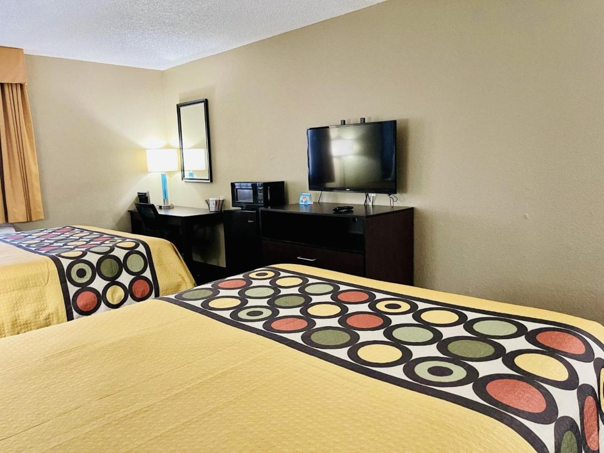 Queen Room with Two Queen Beds - Non-Smoking at Super 8 by Wyndham Casa Grande