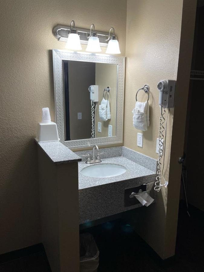 King Room - Mobility Access/Non-Smoking at Super 8 by Wyndham Casa Grande