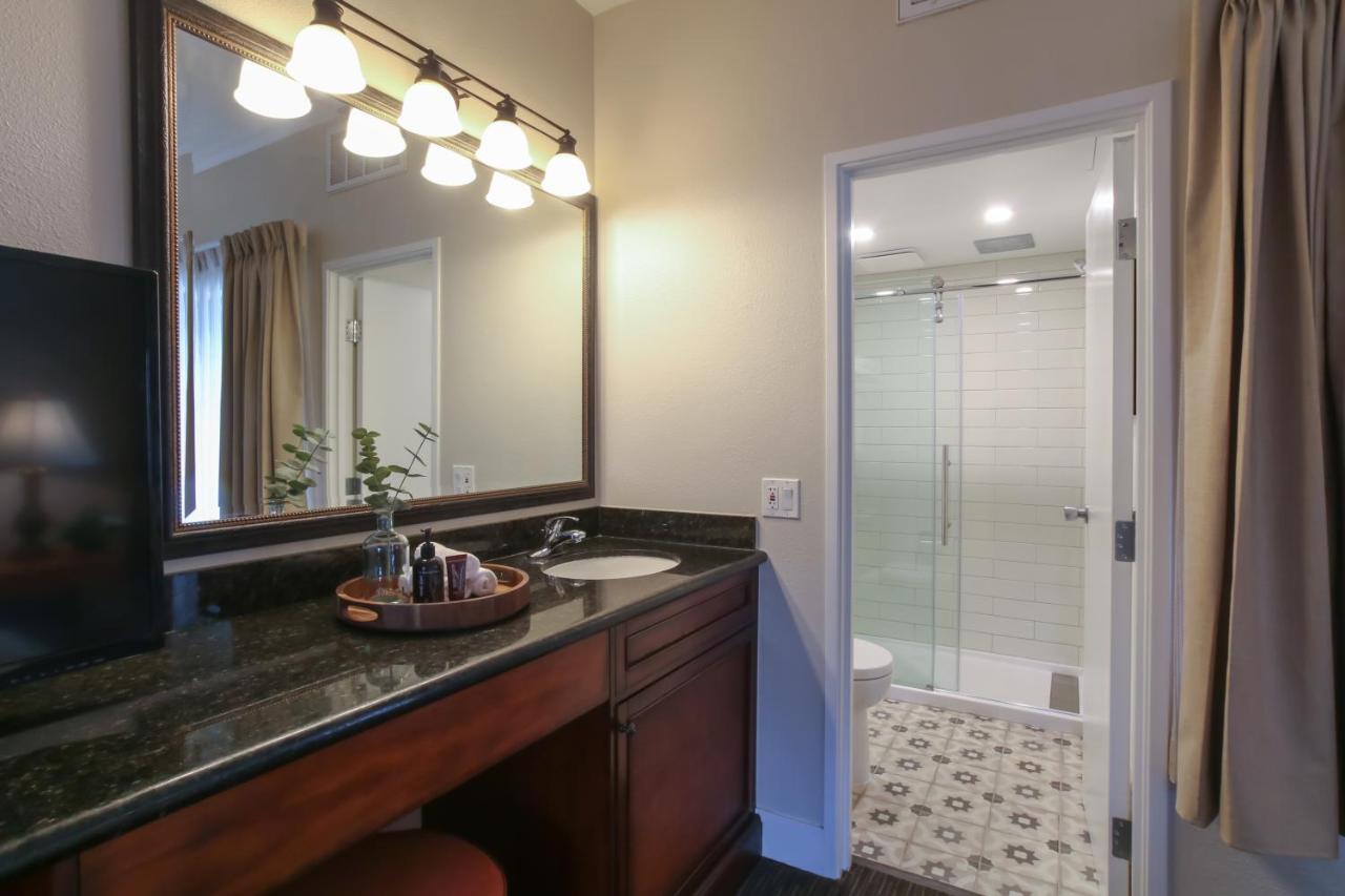 | Oxford Suites Pismo Beach