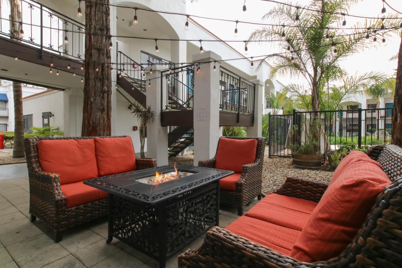 | Oxford Suites Pismo Beach