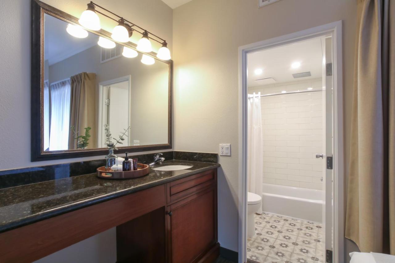| Oxford Suites Pismo Beach