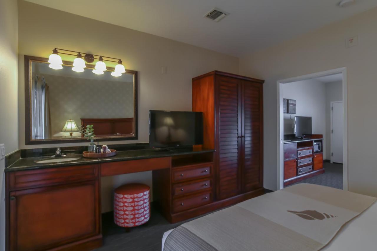 | Oxford Suites Pismo Beach