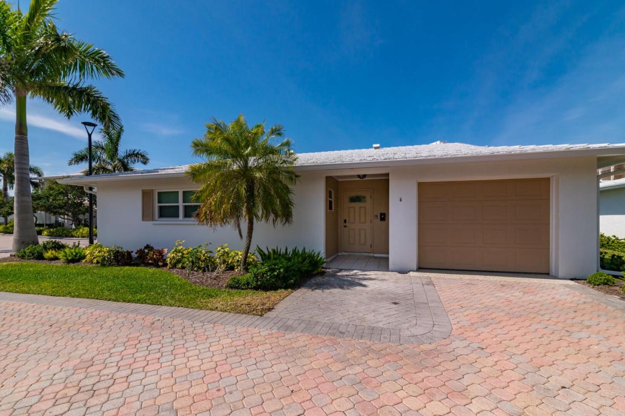  | NEW Completely remodeled villa with beach and heated pool access