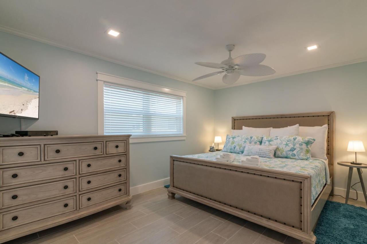  | NEW Completely remodeled villa with beach and heated pool access