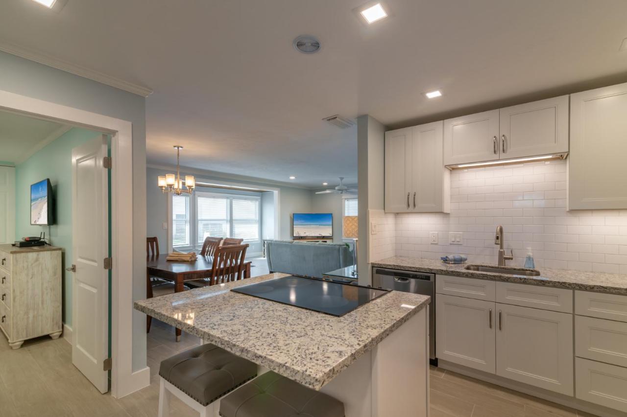  | NEW Completely remodeled villa with beach and heated pool access