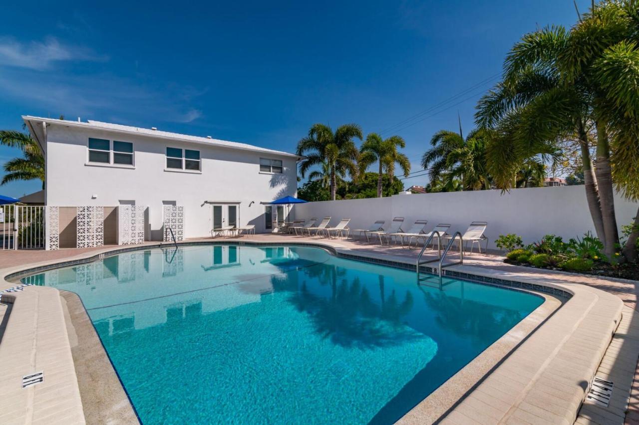  | NEW Completely remodeled villa with beach and heated pool access