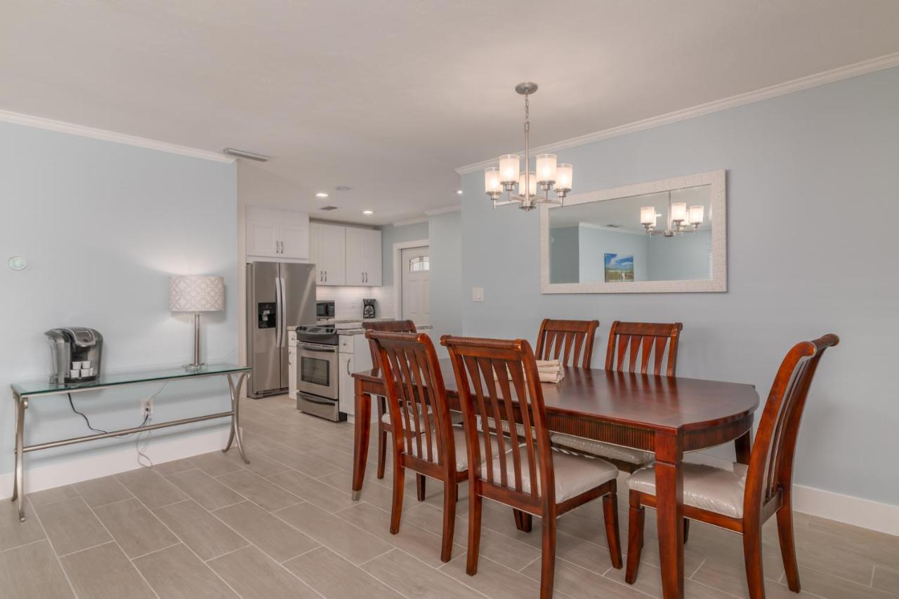  | NEW Completely remodeled villa with beach and heated pool access