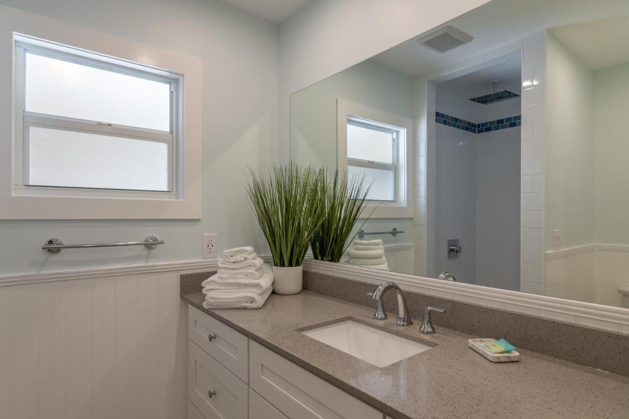  | NEW Completely remodeled villa with beach and heated pool access
