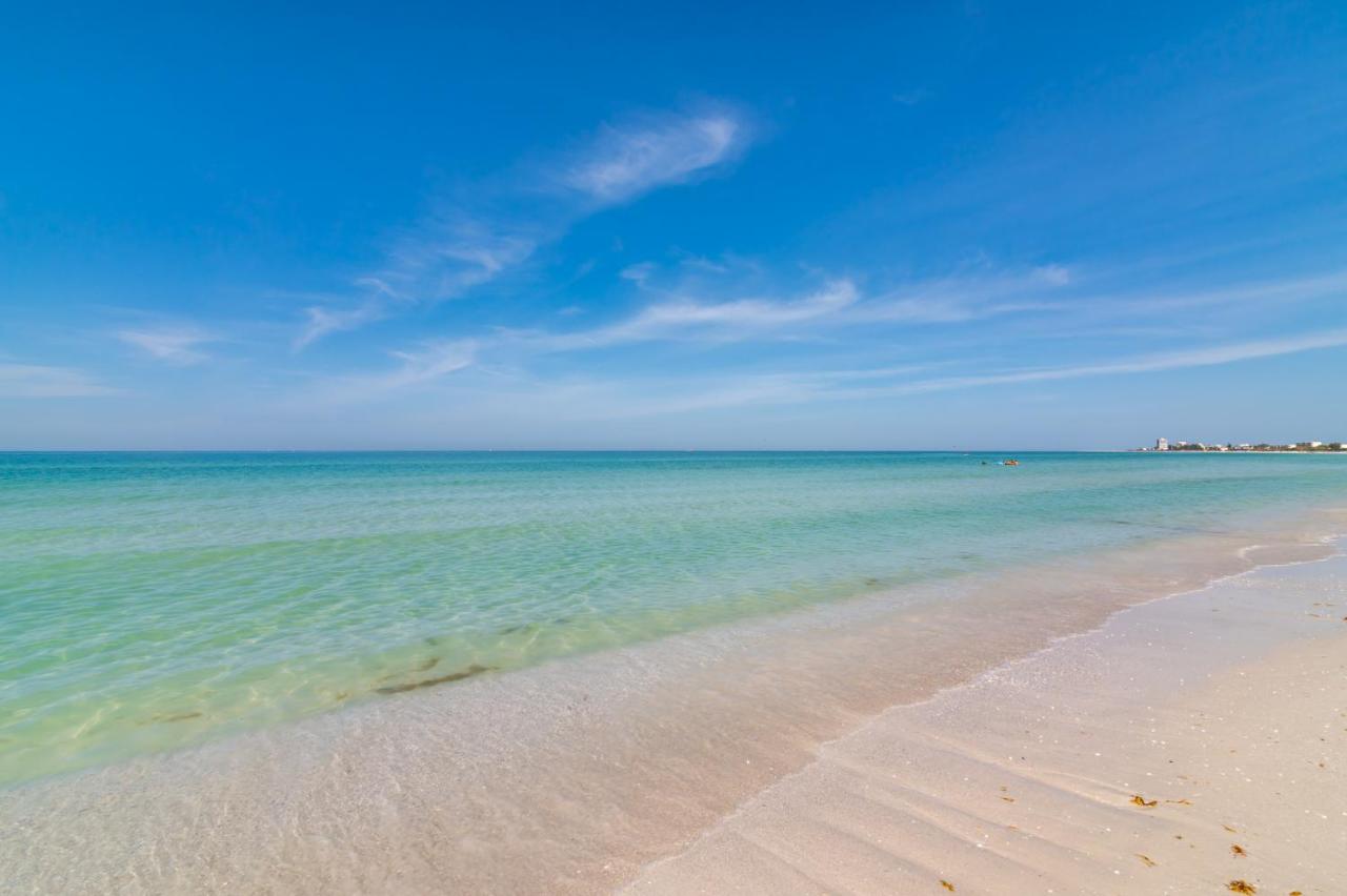  | NEW Completely remodeled villa with beach and heated pool access