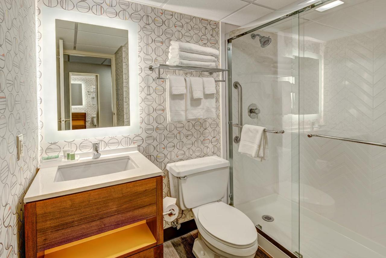 | Holiday Inn East Windsor, an IHG Hotel