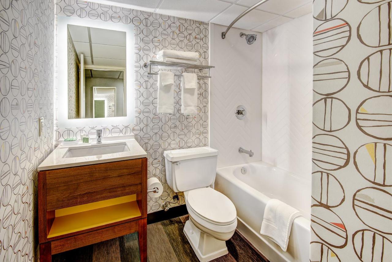 | Holiday Inn East Windsor, an IHG Hotel
