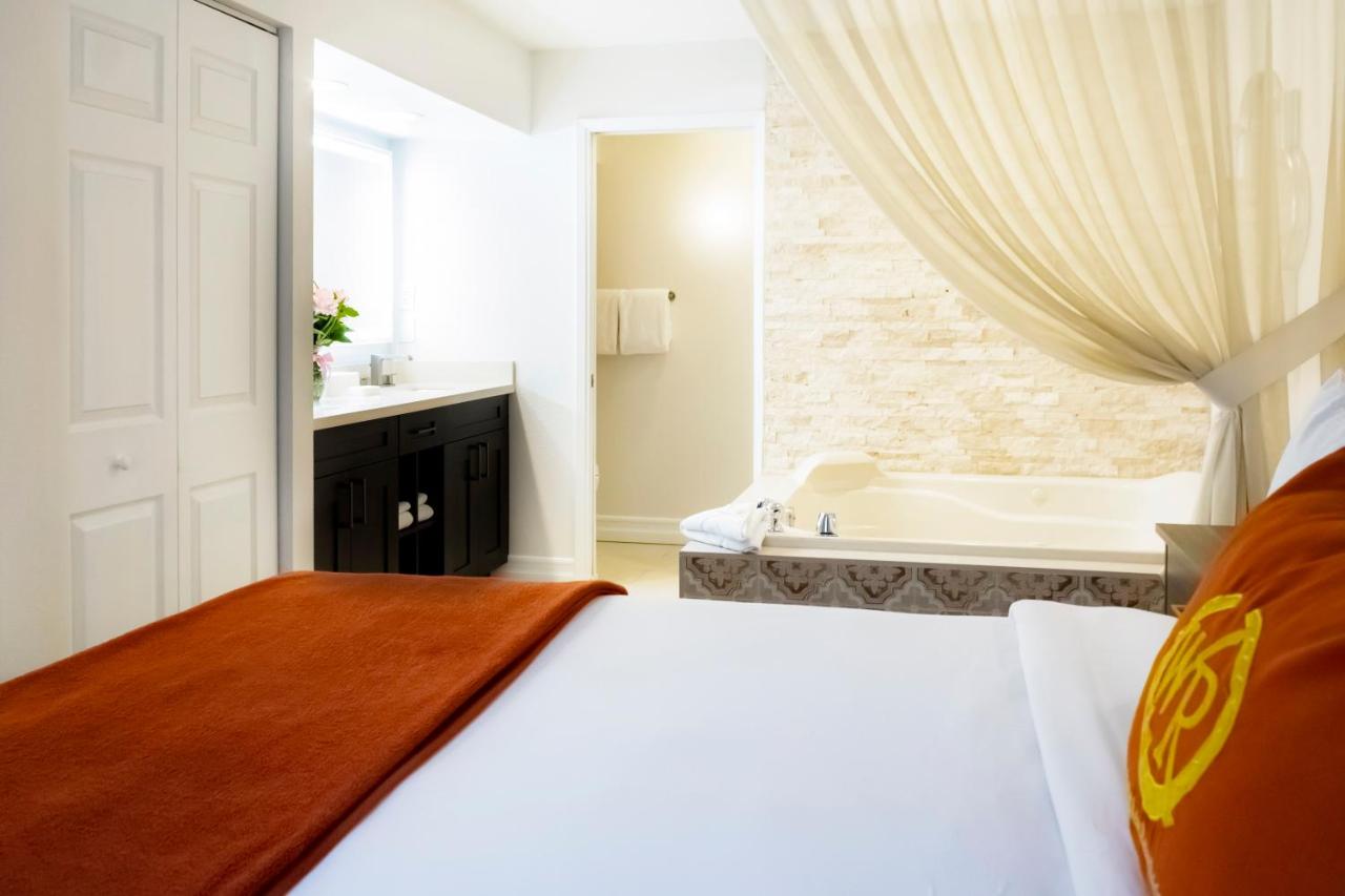 Deluxe Two-Bedroom Villa with Sofa Bed at Westgate Flamingo Bay Resort