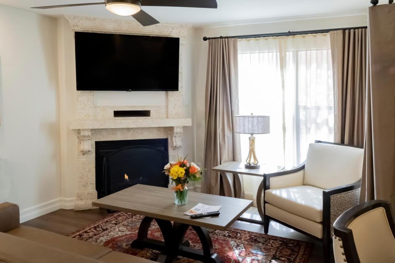 One-Bedroom Villa with Sofa Bed at Westgate Flamingo Bay Resort