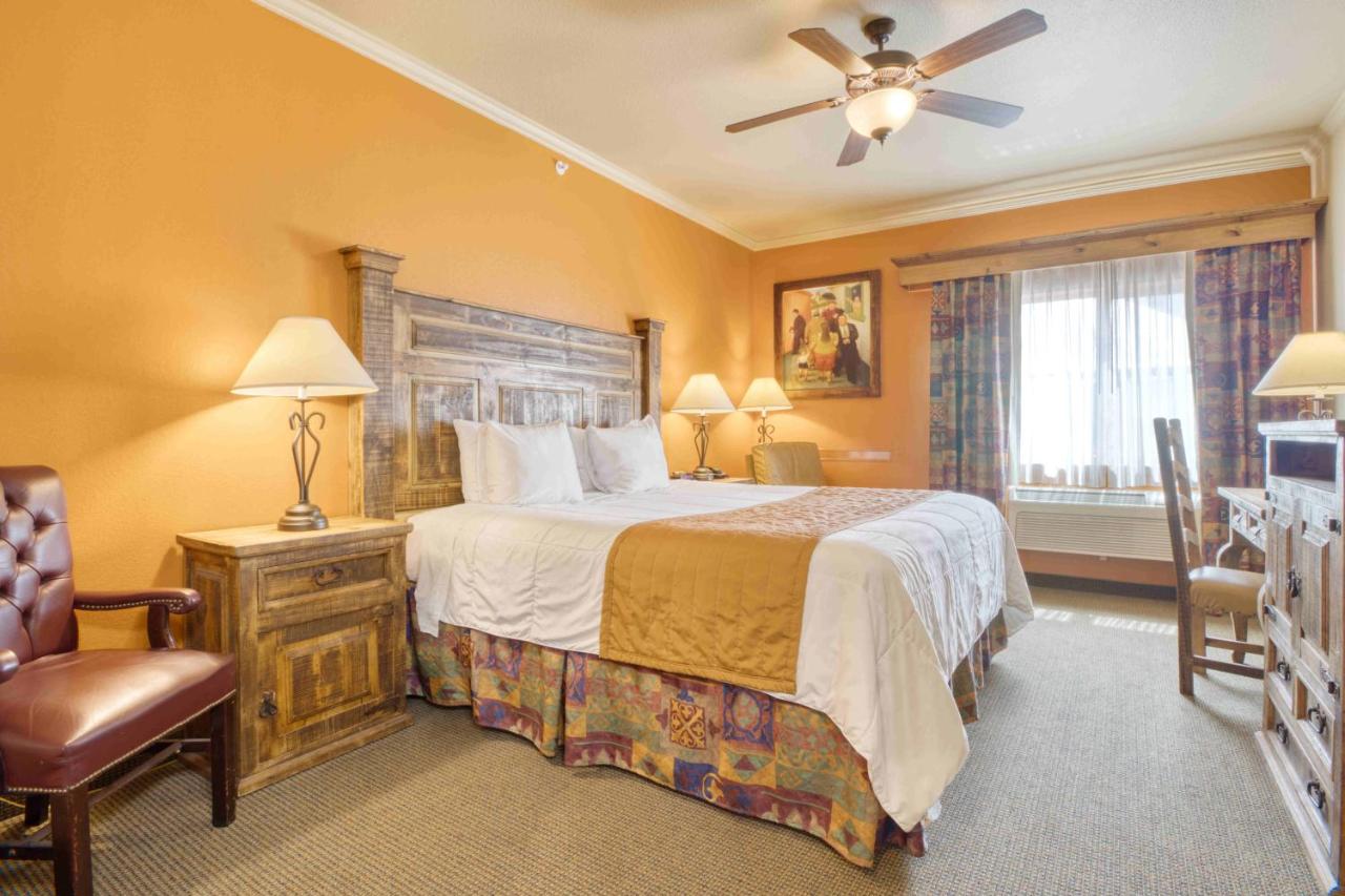 King Room - Non-Smoking at La Hacienda near Alamodome & Riverwalk