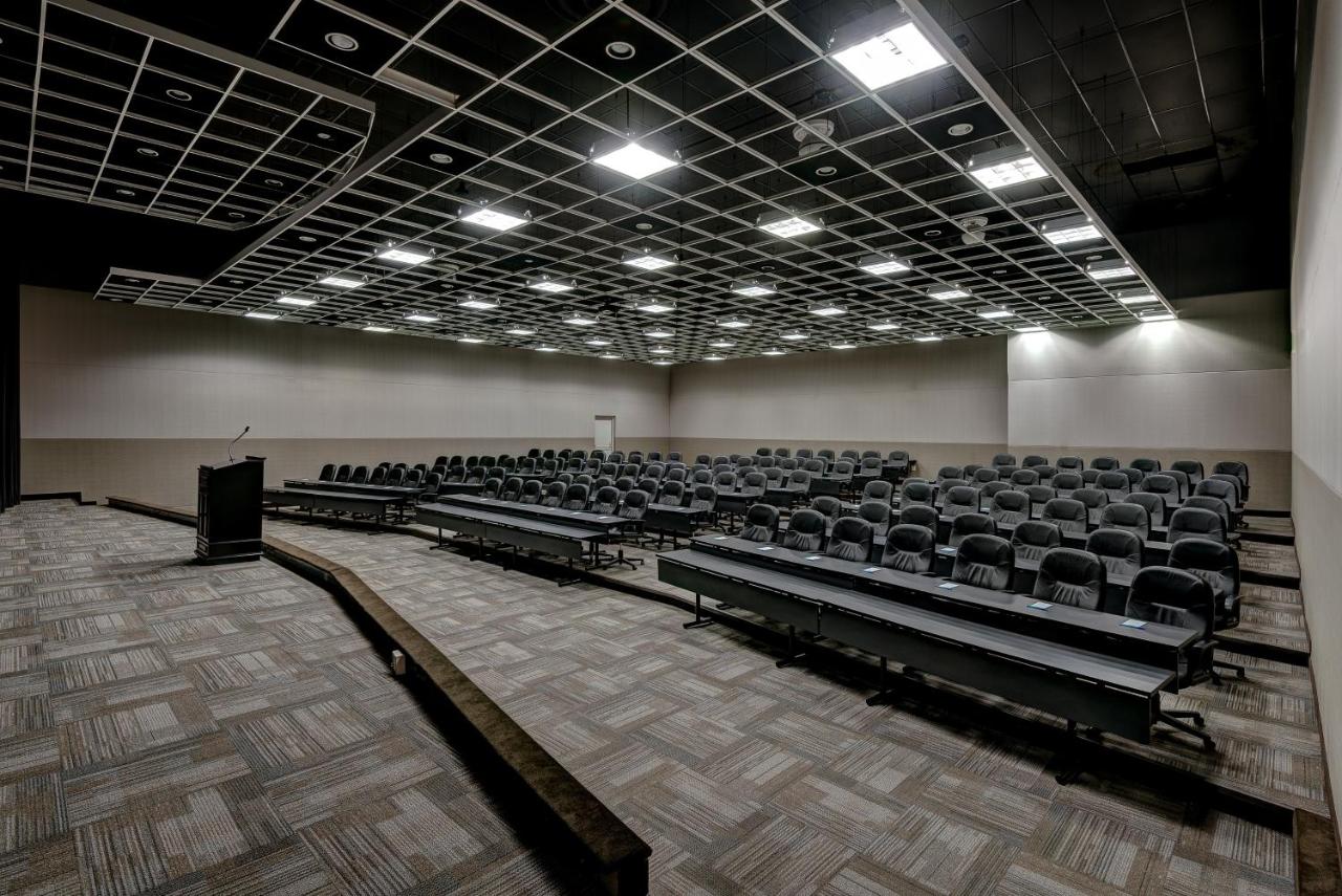 | Holiday Inn East Windsor, an IHG Hotel