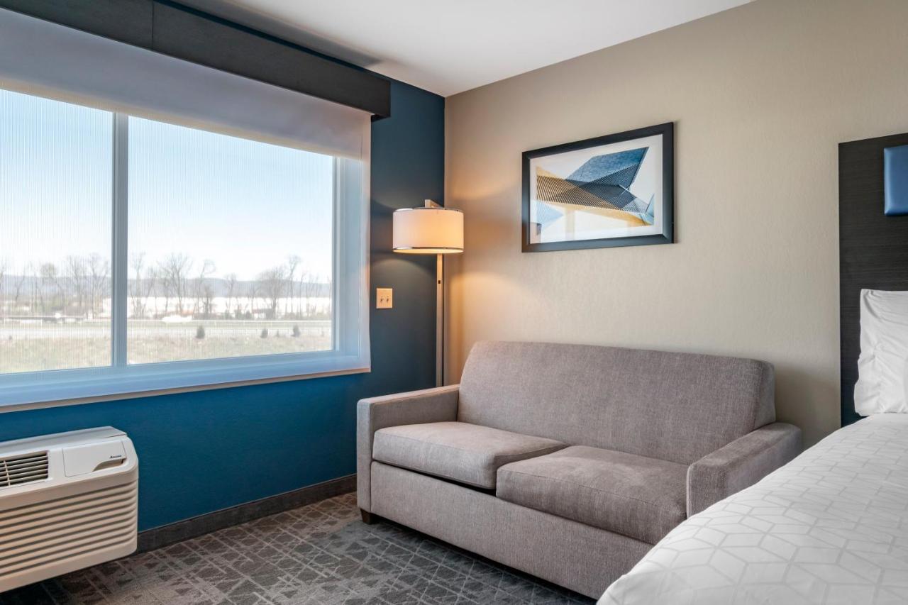 King Suite - Non-Smoking at Holiday Inn Express & Suites Carlisle Southwest – I-81 by IHG