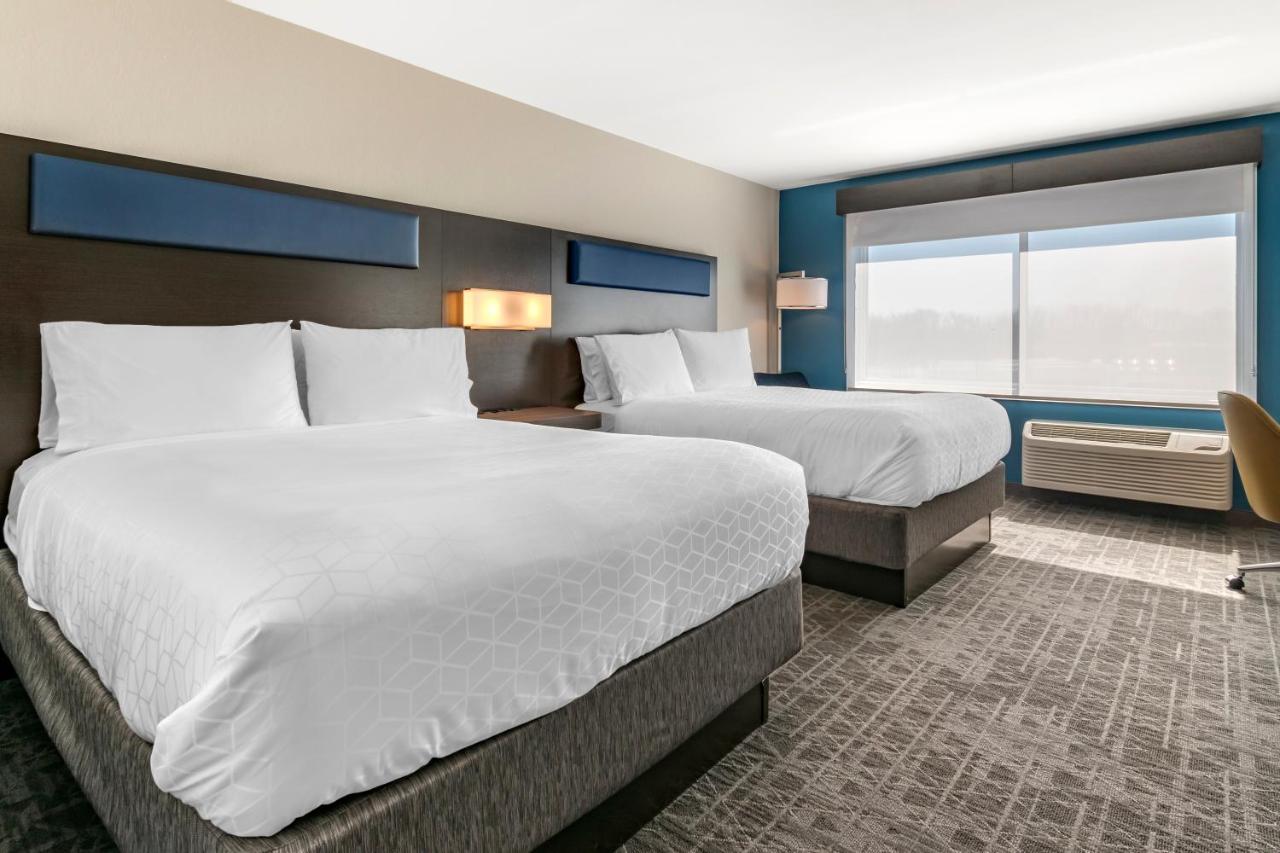 Queen Room with Two Queen Beds - Non-Smoking at Holiday Inn Express & Suites Carlisle Southwest – I-81 by IHG