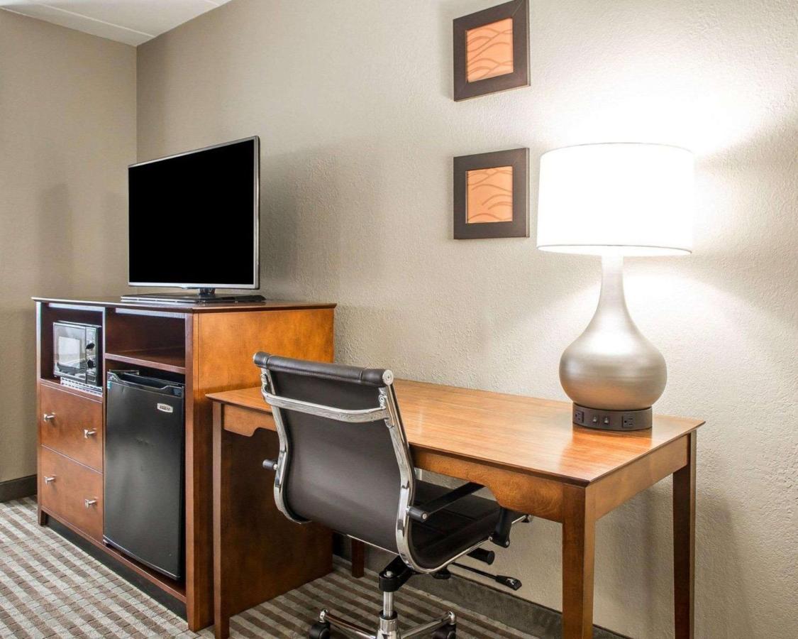 King Room - Non-Smoking at Comfort Inn Hammond I-94