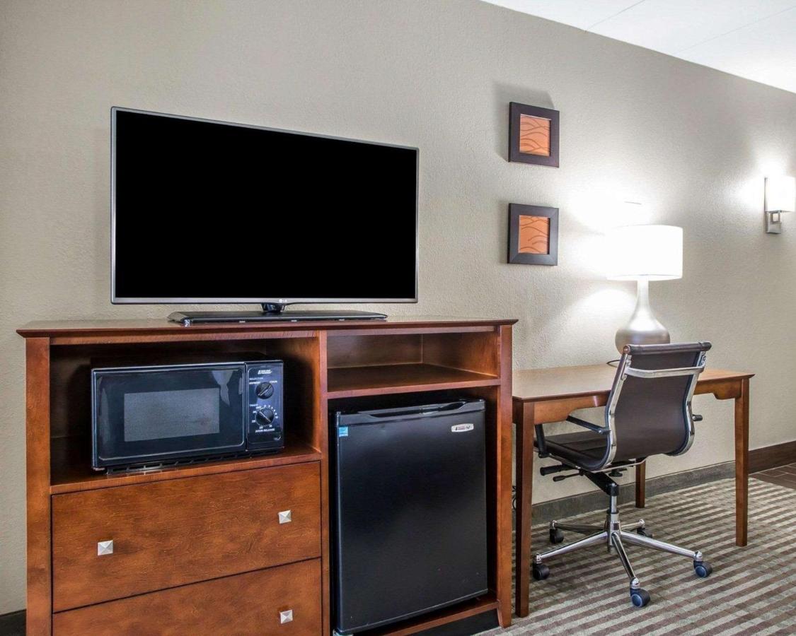 King Room - Non-Smoking at Comfort Inn Hammond I-94