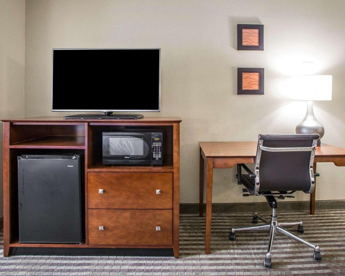 Queen Room with Two Queen Beds - Non-Smoking at Comfort Inn Hammond I-94