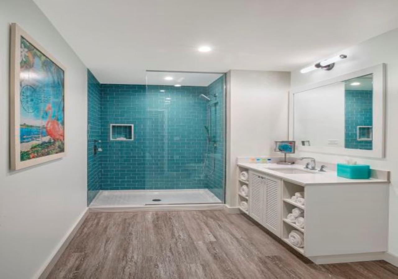 King Bed Suite Ocean Front Corner at Margaritaville Jacksonville Beach